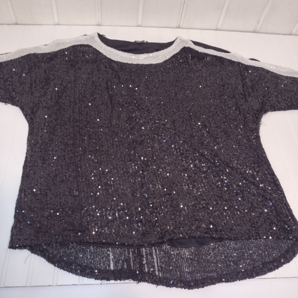 Cable & gauge women's black & white sequin Cold shoulder top size (1X) - Picture 14 of 14